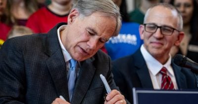 Texas governor signs bill to protect state Bitcoin reserve if established