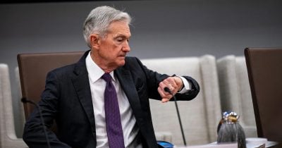 Bitcoin holds near $114K as Fed minutes highlight inflation risks over jobs