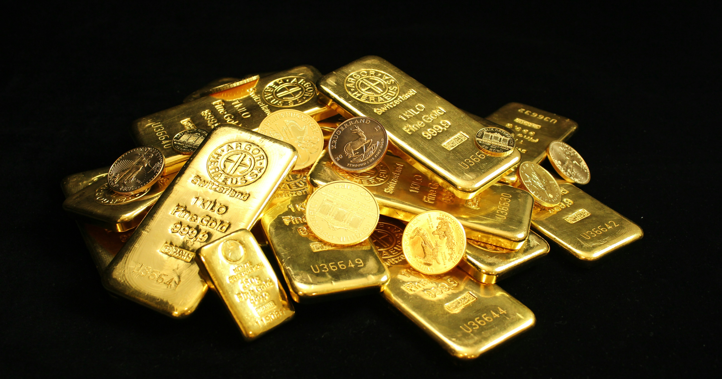 Gold reaches record high of $3,800 per ounce