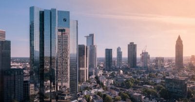 14a80f05-fe49-4bbe-97c6-3bfb72d0e958.jpg Goldman Sachs, Deutsche Bank, and other banking giants unite to explore reserve-backed digital money