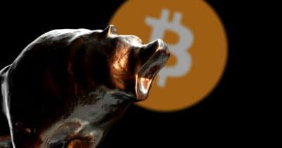 Bitcoin se desliza por debajo de $88K, desencadenando $135M en liquidaciones criptolares largas en la última hora - CryptoBriefing | Related Crypto Article