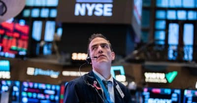 GBP/USD drops as strong US employment data fuels Fed rate hold speculation