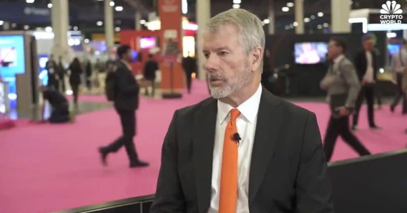 Strategy resumes Bitcoin purchase, adding $330M after 14.5B unrealized loss in Q1