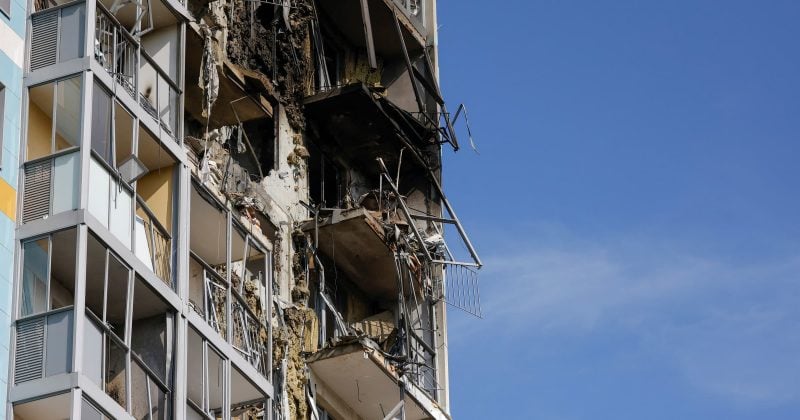 Record drone attacks on Moscow kill three, disrupt airports and refinery operations