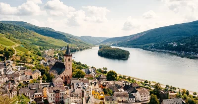 German private-sector activity contracts for second month amid war