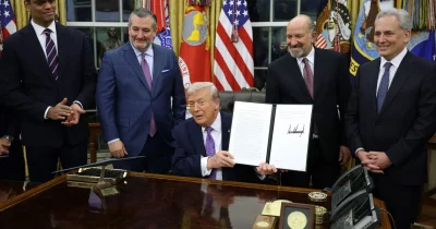 Trump halts AI executive order over concerns of slowing US progress
