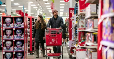 US consumer sentiment falls to record low, down 21% since February