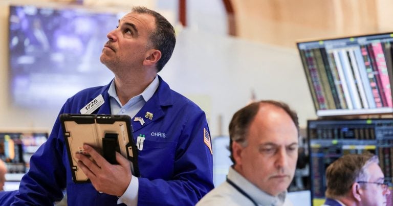 US Federal Reserve faces rate hike pressures as stocks rise, dollar nears six-week high amid Iran talks uncertainty