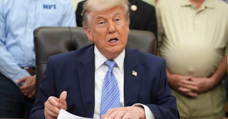 Donald Trump postpones AI executive order amid White House infighting - Crypto Briefing