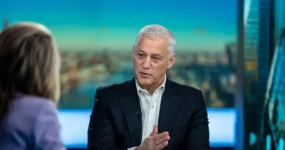 Standard Chartered CEO Bill Winters apologizes for calling AI-replaced staff ‘lower-value human capital’