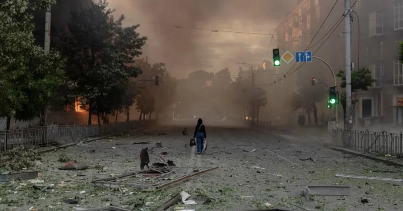 Russian Foreign Ministry urges evacuation of US citizens from Kyiv as Moscow signals imminent strikes