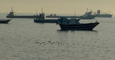 Iran and US draft deal to reopen Strait of Hormuz, end naval blockade