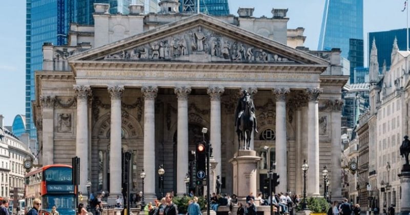 Bank of England spotlights Chainlink oracles in DLT report