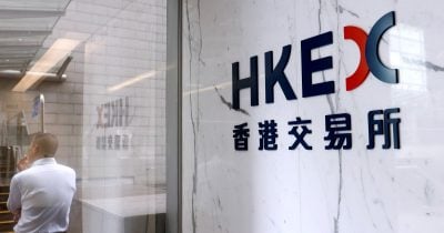 Chinese mainland investors sell Hong Kong stocks for first time in nearly three years