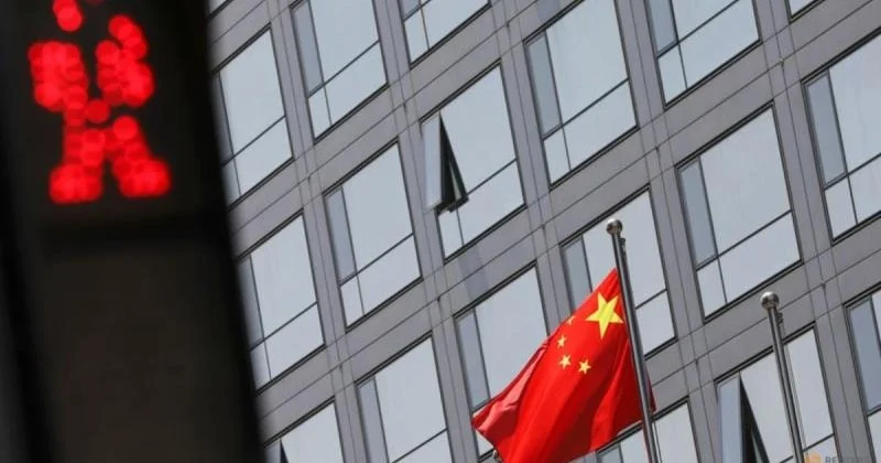 China cracks down on cross-border capital outflows, targets overseas brokers with $330M in fines