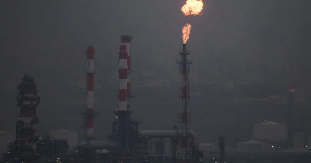 Iran blocks key straits, plans strikes on Gulf energy sites