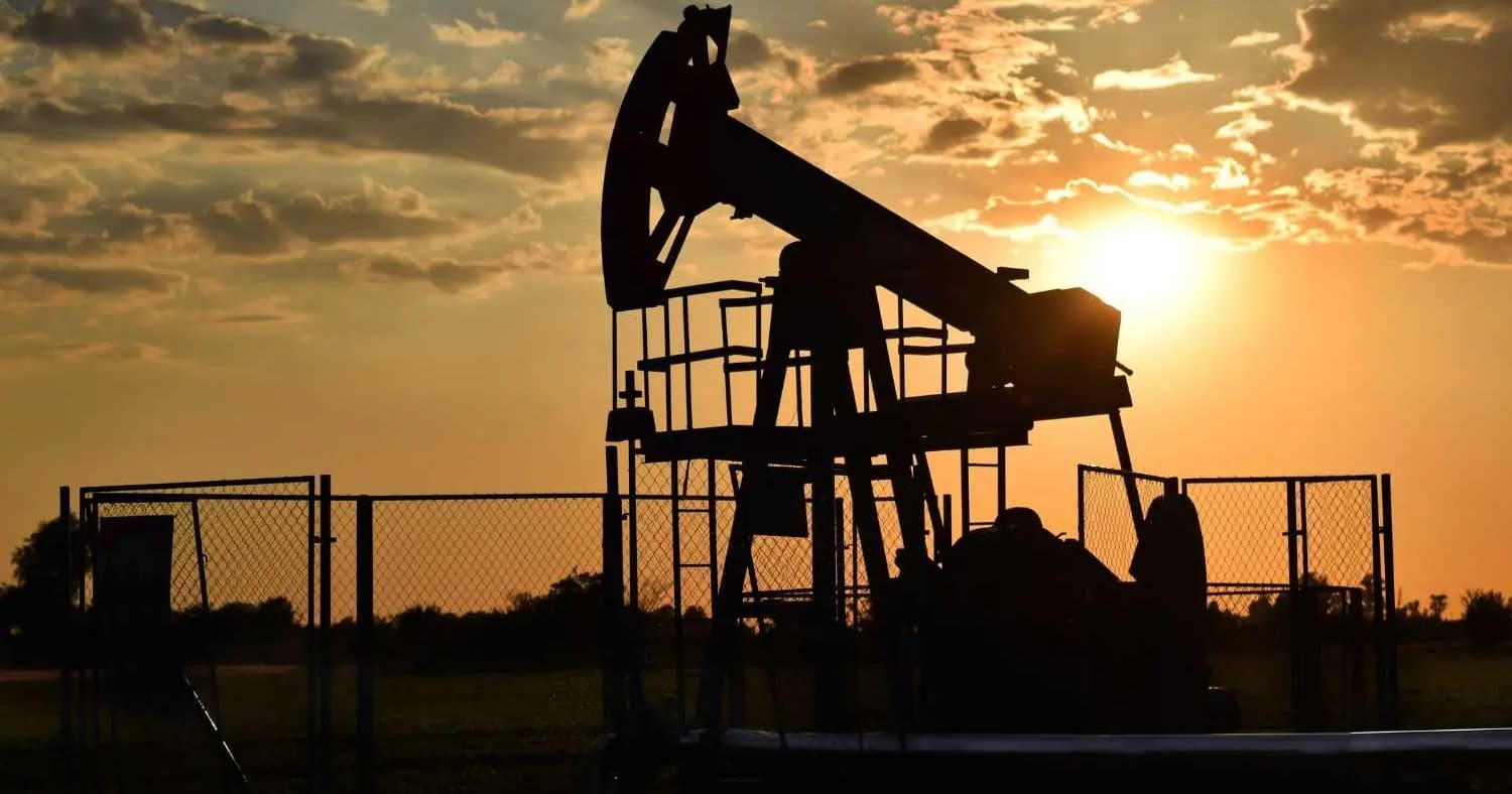 Fitch expects Brent to stay at $100-110/barrel in June-July during Hormuz closure