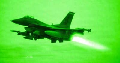 US launches fresh attacks on Iran as fighter jets fly over Bandar Abbas