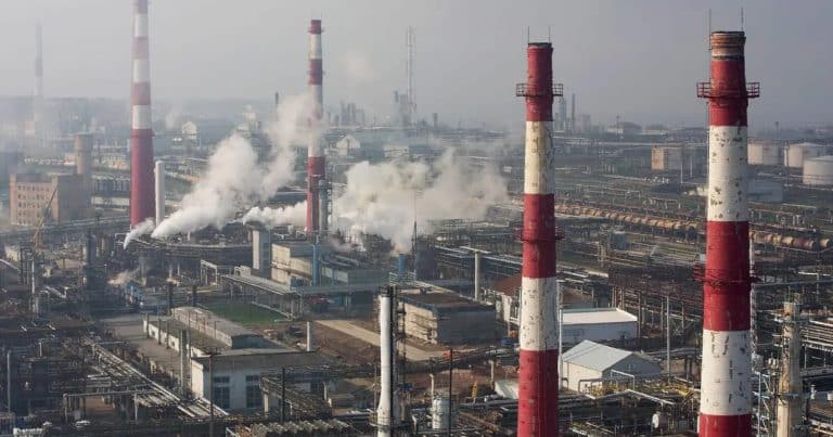 Ukrainian military strikes Russian oil infrastructure in Volgograd