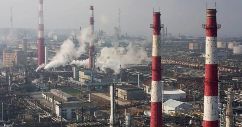 Ukrainian military strikes Russian oil infrastructure in Volgograd