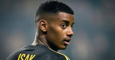 Alexander Isak assists Mattias Svanberg goal in Sweden World Cup match