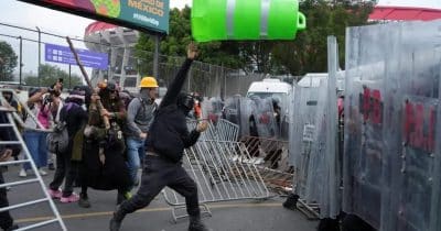 Mexico City Human Rights Commission opens complaints after police detain 12 protesters and 2 journalists during FIFA World Cup 2026 demonstrations