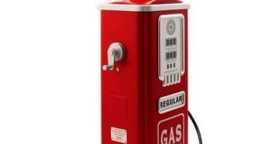 US gas prices fall below $4 level for first time in months