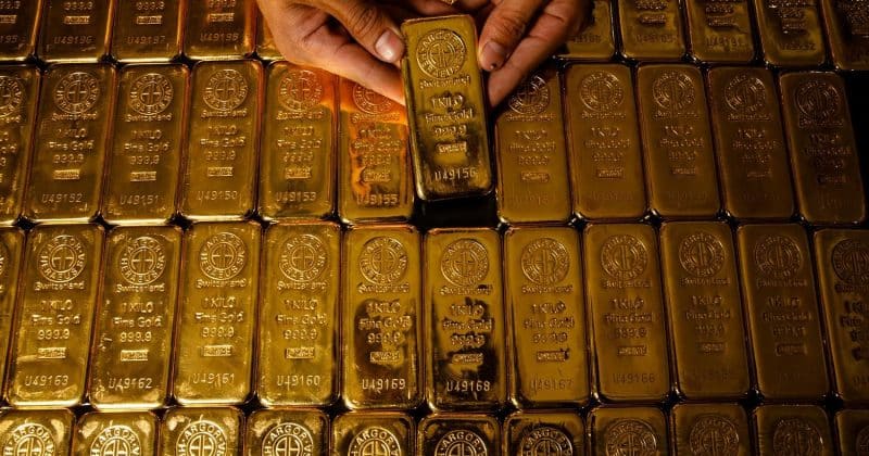 Gold funds see $2B in weekly outflows as investors pivot toward risk assets