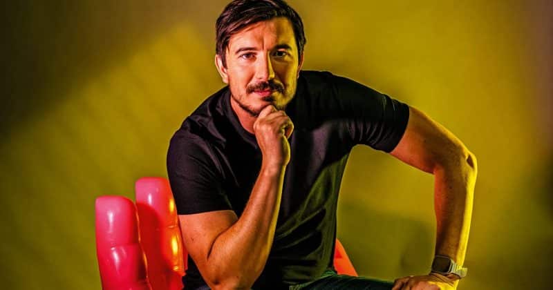 Robinhood cuts 10% of workforce and closes remaining open roles