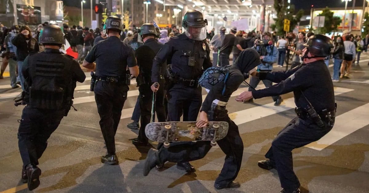 Iran draws 2-2 with New Zealand amid protests in Los Angeles