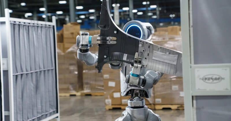 Boston Dynamics’ Atlas robot lifts and carries full fridge autonomously
