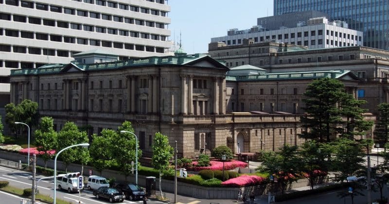 Yen nears 40-year low as dollar strength overpowers Bank of Japan moves