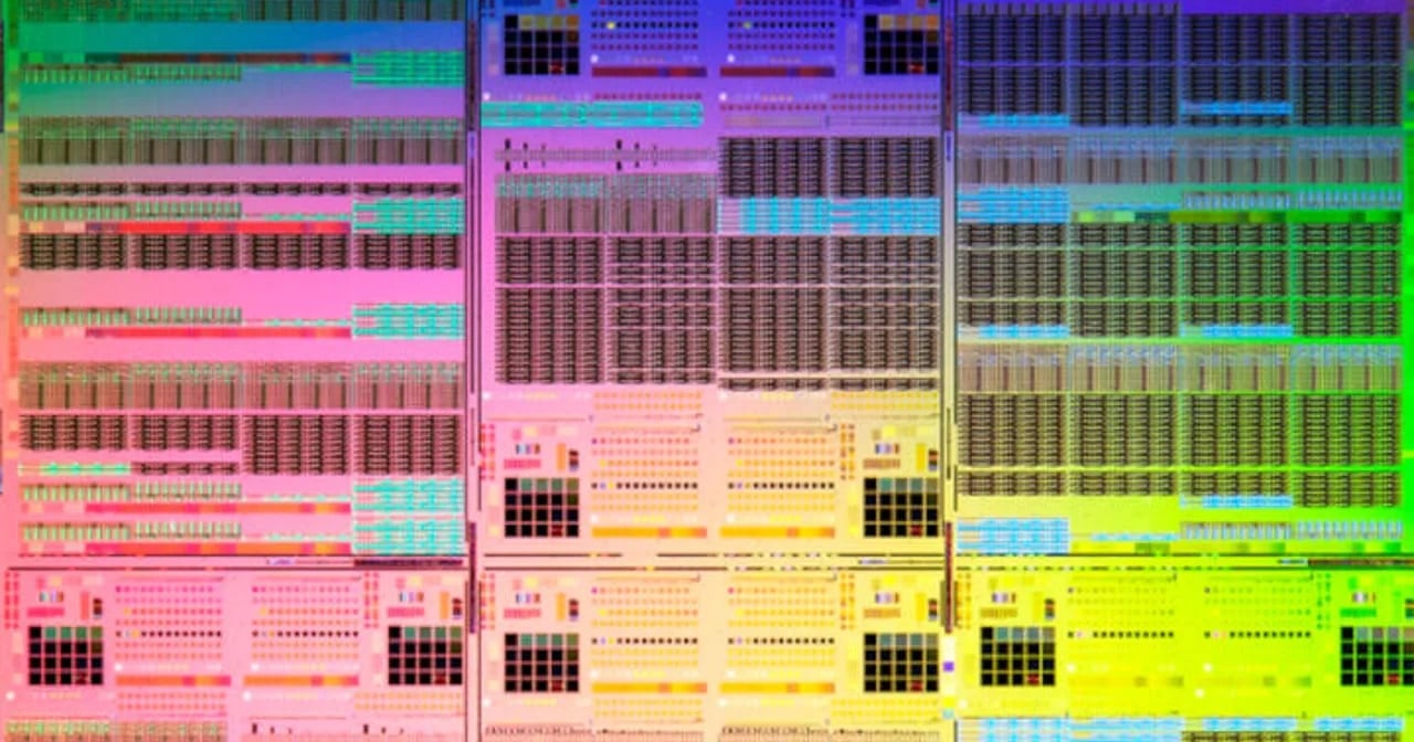 IBM unveils world’s first 0.7nm chip technology with 100 billion transistors