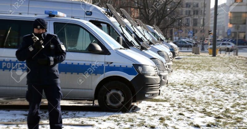Polish police raid alleged crypto SIM-swap gang with FBI support