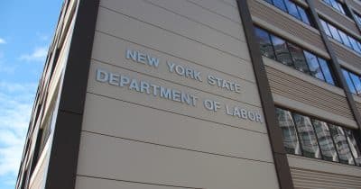 US jobless claims fall to 215K, beating expectations and signaling labor market strength