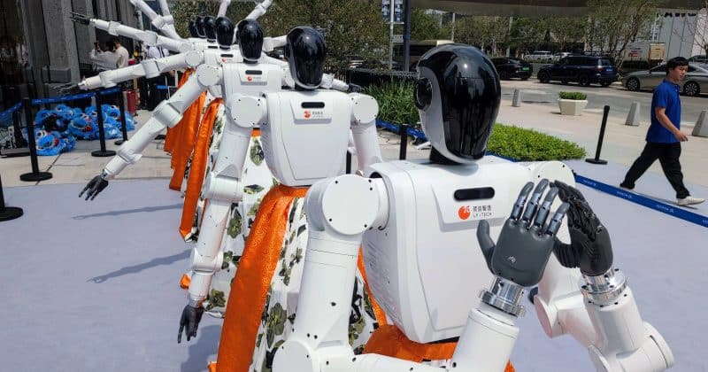 Lingyi iTech set for Hong Kong trading debut after $1B raise