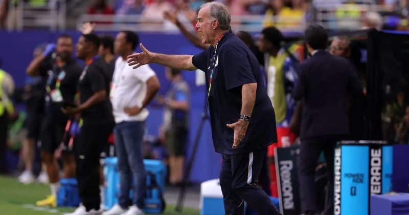 Marcelo Bielsa faces Spain in World Cup qualifier against former pupil Luis de la Fuente