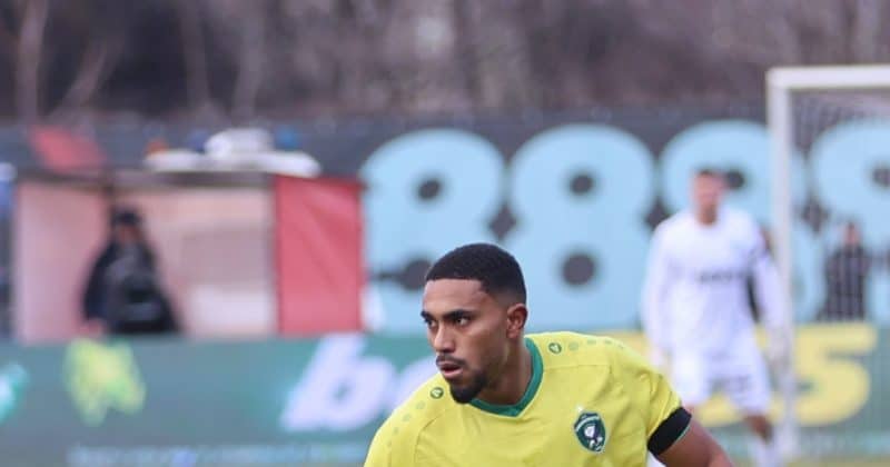 Deroy Duarte wins Michelob Ultra Superior Player of the Match trophy