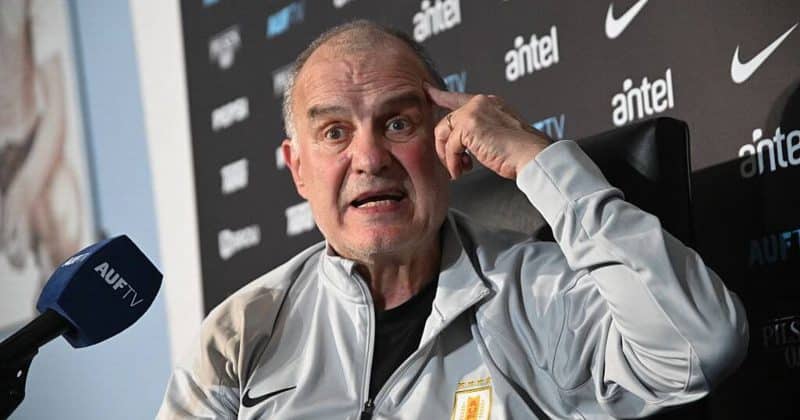 Marcelo Bielsa erupts during interview after Uruguay’s World Cup exit