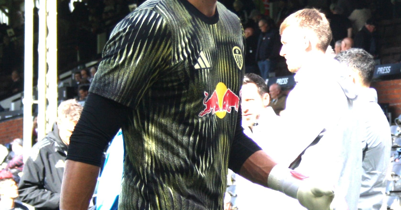 Karl Darlow set to reject Manchester United move and sign new deal with Leeds United