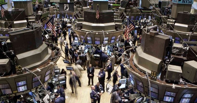 Tech companies rush to sell stock, raising concerns for bond investors