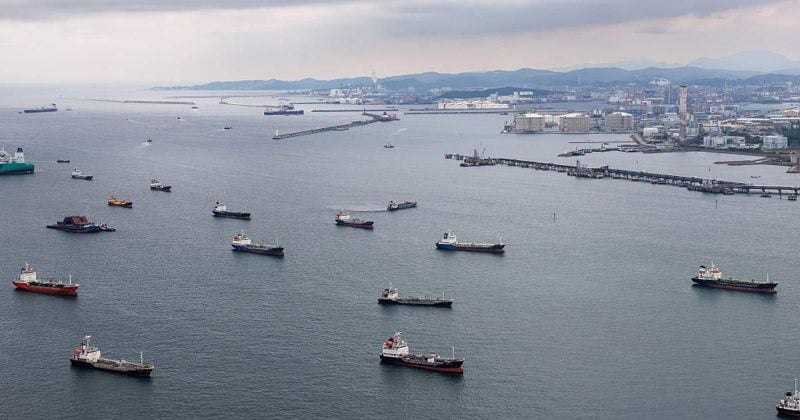 Iran imposes strict navigation routes for foreign vessels in Strait of Hormuz