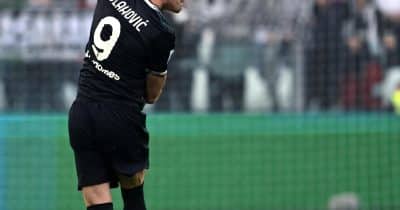 Dušan Vlahović pushes for free transfer from Juventus to Barcelona