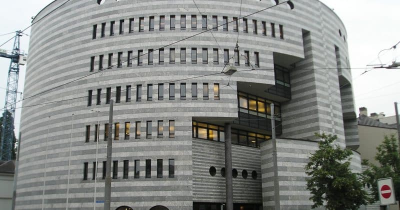 Bank for International Settlements warns AI frenzy could trigger market slump