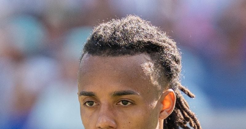 Paris Saint-Germain launches €80M bid for Barcelona defender Jules Koundé