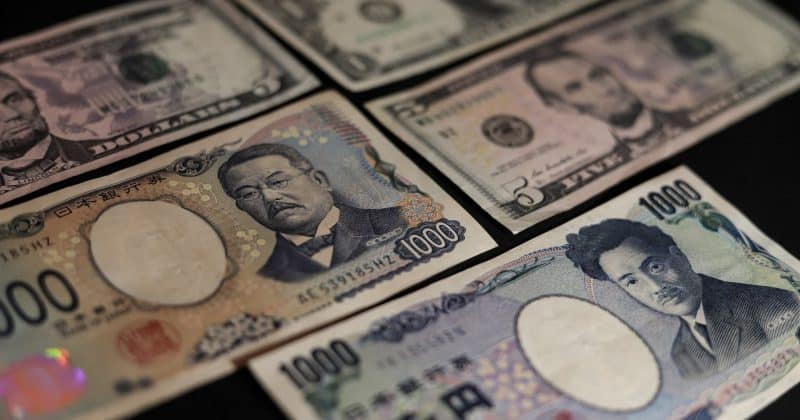 Japanese yen weakens past ¥162, fuels speculation of intervention
