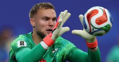 Bart Verbruggen makes crucial save to keep match tied in extra time