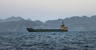 Oman proposes fees for ships in Strait of Hormuz, challenging US navigation stance
