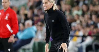 Beccacece departs as Ecuador coach after World Cup exit