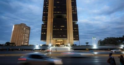 Brazil fiscal targets unfeasible from 2028 without new measures, Treasury warns